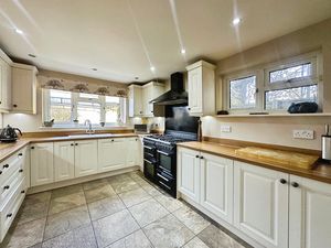Kitchen- click for photo gallery